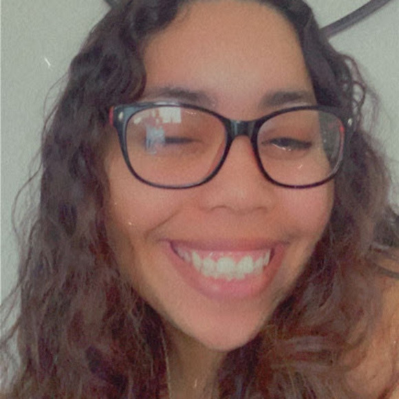 Meet your Posher, Adriana - Picture 1 of 1